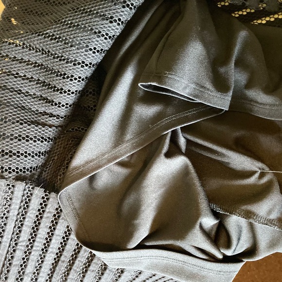 Torrid 22 Plus Size Black Full Skirt Pleated Perforated - Picture 4 of 5